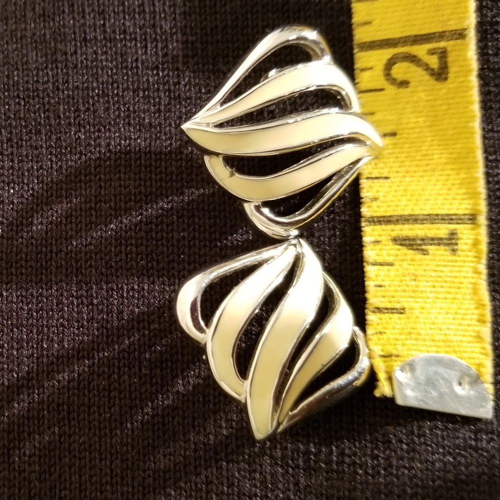 Monet silver tone and pink earrings
